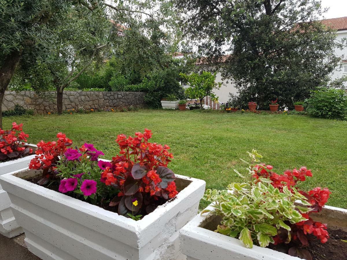Villa Rea Malinska Exterior photo