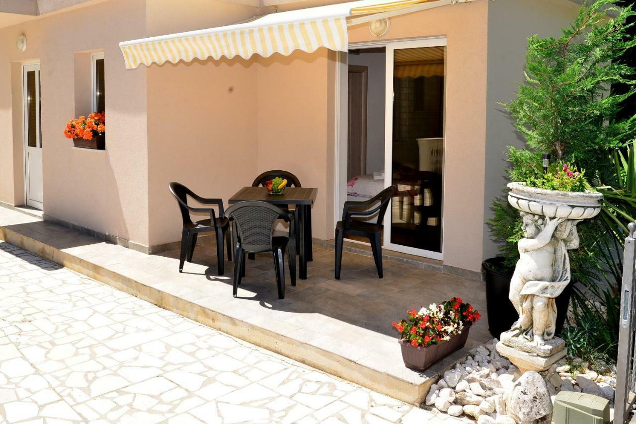Villa Rea Malinska Exterior photo
